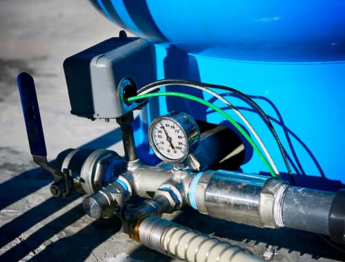 Ciśnieniomierz w instalacji wodnej