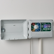 Rain Bird ESP-2WIRE – dekoderowy sterownik nawadniania 2-przewodowy, obsługa do 50 sekcji, kompatybilność z modułem WiFi LNK, inteligentne podlewanie.